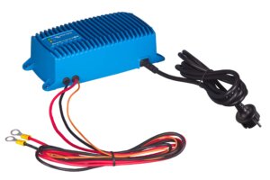 Victron Energy Blue Smart IP67 Charger 12/17 (1) BPC121713006